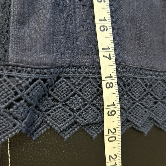 ALICE + OLIVIA Jules Off the Shoulder Top Navy Blue Lace Embroidered Shirt Sz XS - Picture 13 of 13